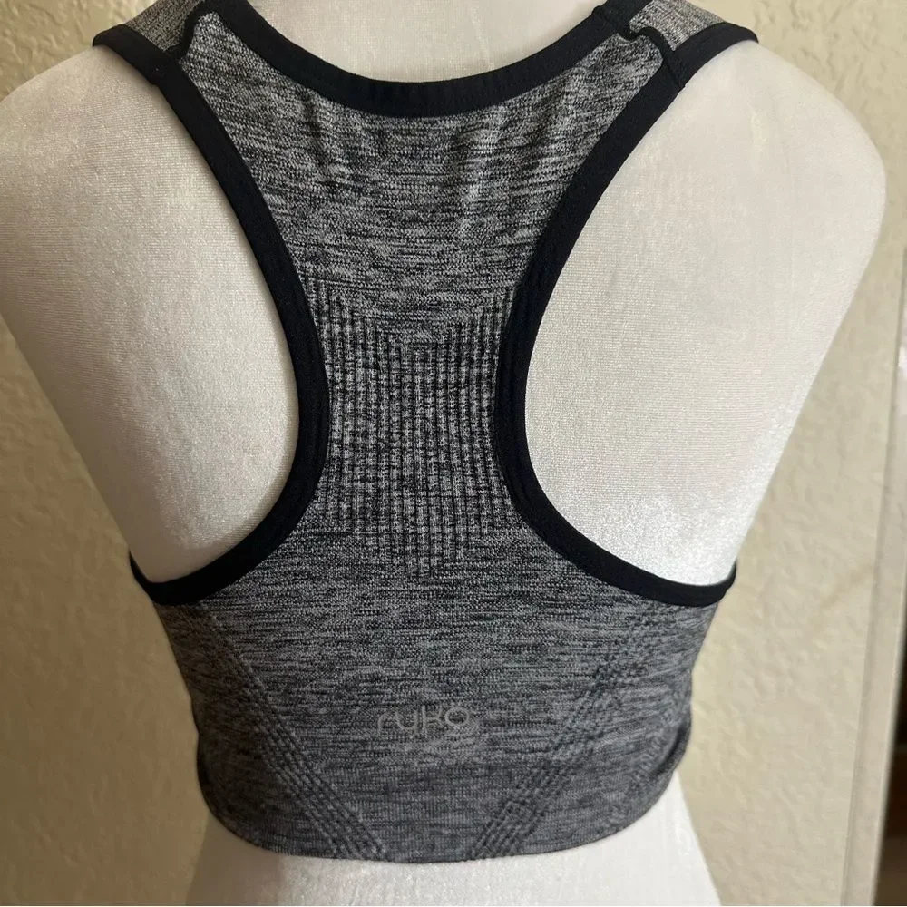Ryka Gray and Black Stretchy Sports Bra Size Large‎